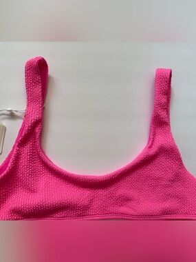 NWT Monday Swimwear Costa Rica Bikini Top Fuchsia Crinkle Pink Tagged Medium Fit